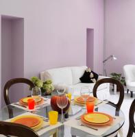 צביעת קיר בצבע בהיר כמו סגול לילך מייצרת בחדר שלווה ורגיעה